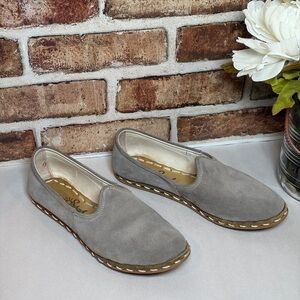 Sabah Ashmore Grey Suede Slip-On Flats Size W40/US 8.5